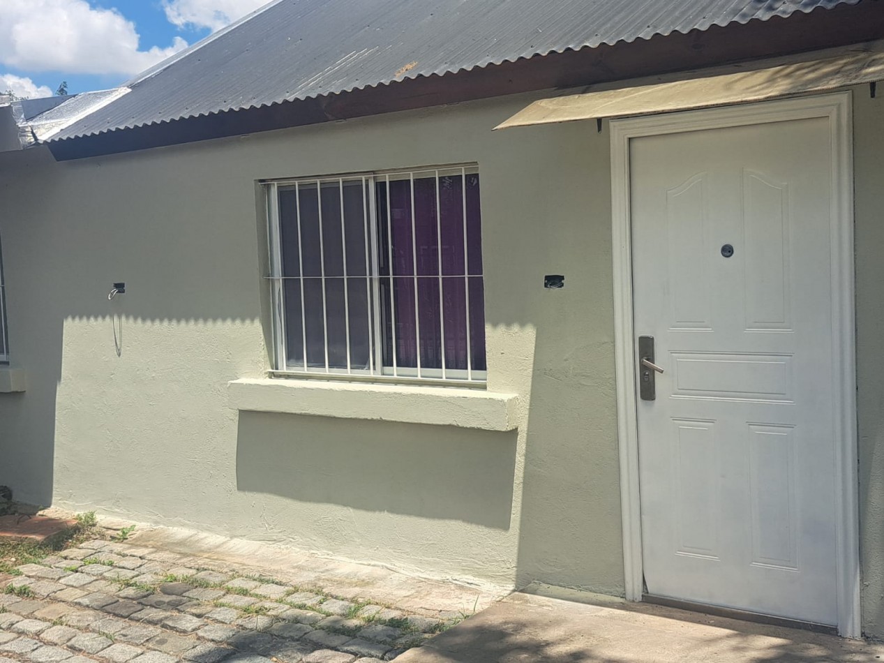 CASA DE 2 DORMITORIOS EN ALQUILER : FISCHERTON 