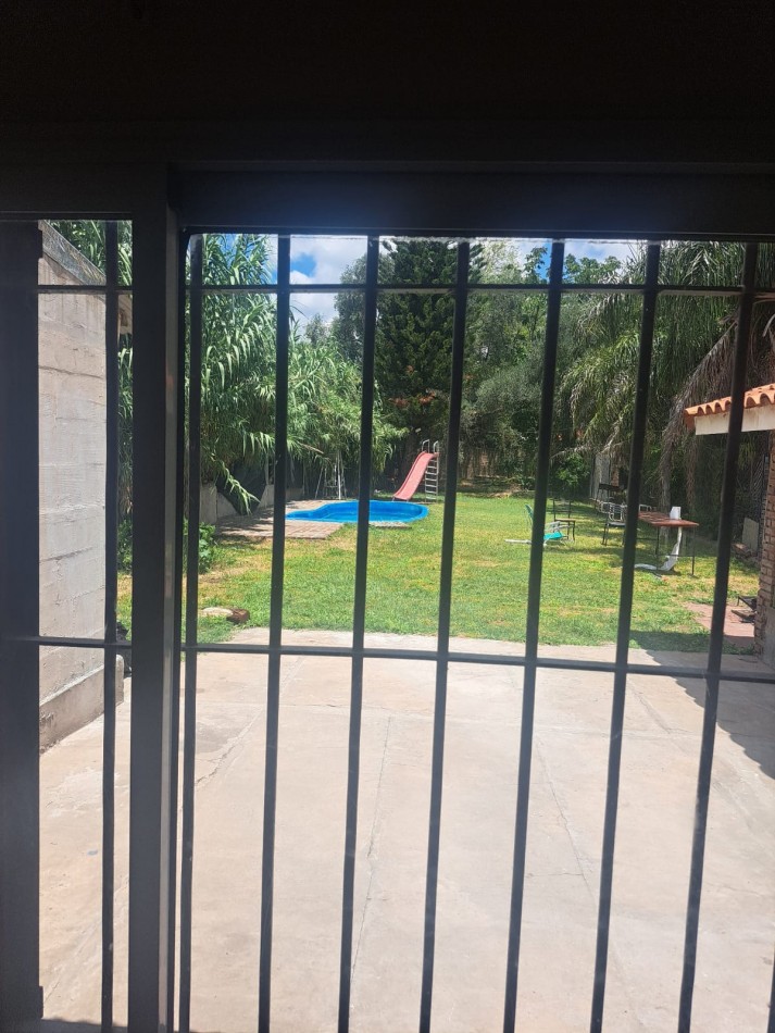CASA DE 2 DORMITORIOS EN ALQUILER : FISCHERTON 